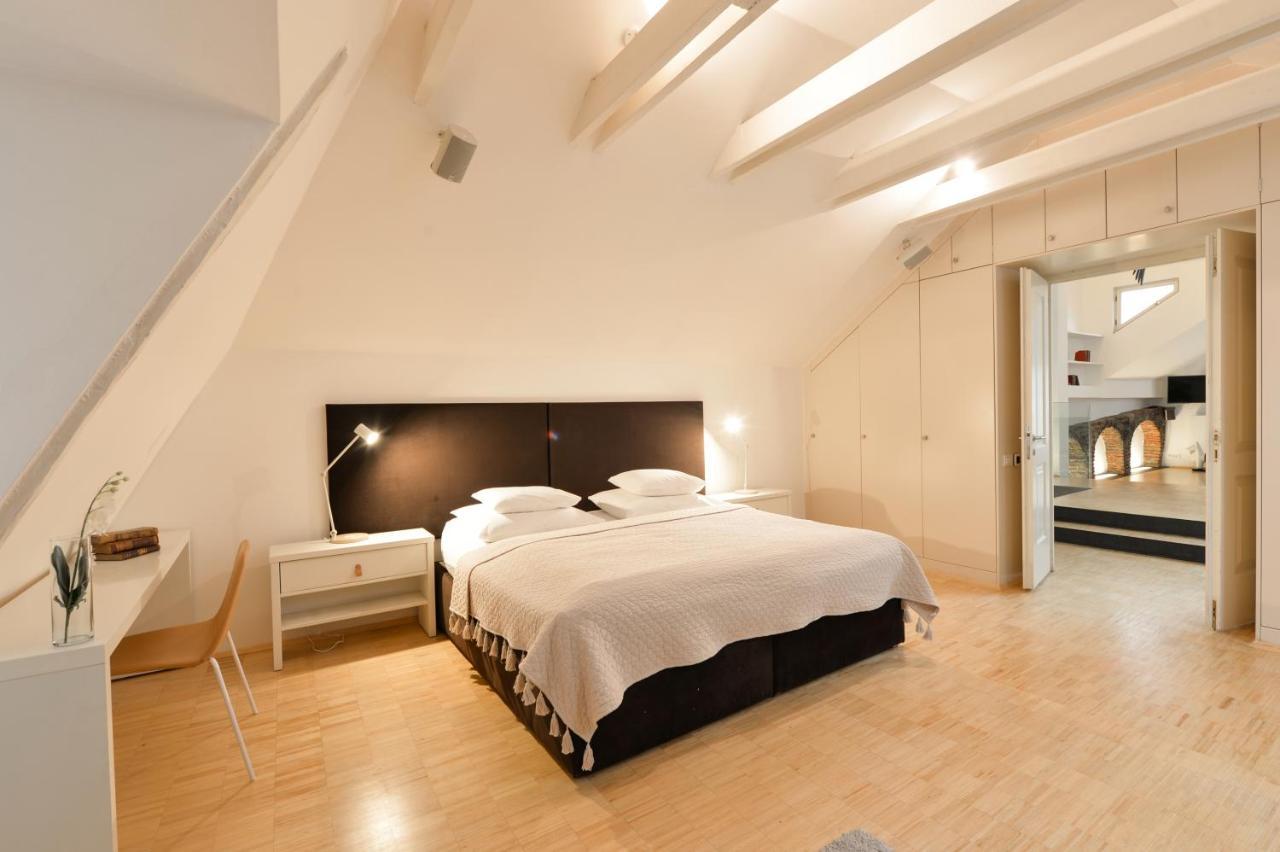 Eclectic Loft Royal Way * Prague